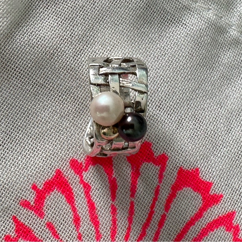 Chi’s Gold & Silver Pearl Ring - Picture 11 of 13